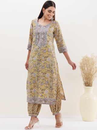 Utsav Naina Kurta