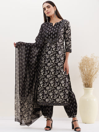 Utsav Fida Set Of Kurta Pants Afghani Dupatta