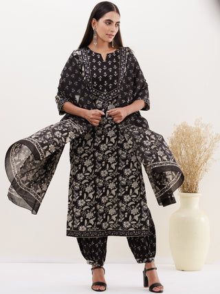 Utsav Fida Set Of Kurta Pants Afghani Dupatta