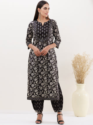Utsav Fida Set Of Kurta Pants Afghani Dupatta