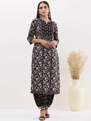 Utsav Fida Set Of Kurta Pants Afghani Dupatta