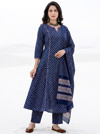 Aina Ipsita Set Of Kali Kurta Pants & Dupatta