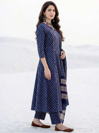 Aina Ipsita Set Of Kali Kurta Pants & Dupatta