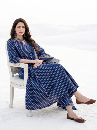 Aina Ipsita Set Of Kali Kurta Pants & Dupatta