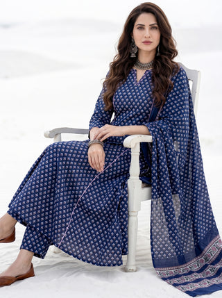 Aina Ipsita Set Of Kali Kurta Pants & Dupatta