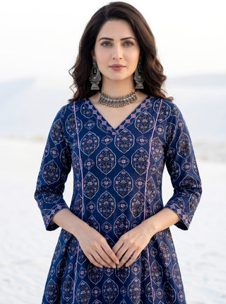 Aina Kalyani Kali Kurta