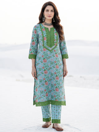 Aina Pakiza Set Of Kurta Pants Dupatta