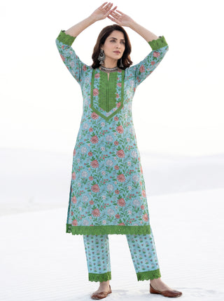 Aina Pakiza Set Of Kurta Pants Dupatta