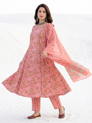 Aina Ruhi Set Of Kali Kurta Pants & Dupatta