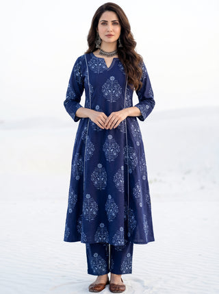 Aina Mahima Kali Kurta