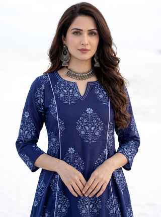 Aina Mahima Kali Kurta