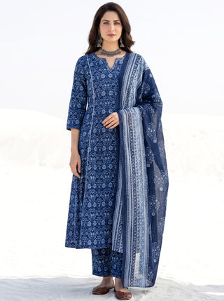 Aina Kajal Set Of Kali Kurta Pants & Dupatta