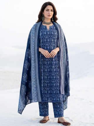 Aina Kajal Set Of Kali Kurta Pants & Dupatta