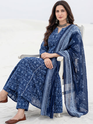 Aina Kajal Set Of Kali Kurta Pants & Dupatta