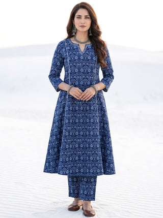 Aina Kajal Set Of Kali Kurta Pants & Dupatta