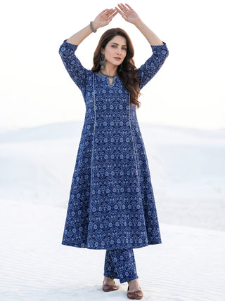 Aina Kajal Set Of Kali Kurta Pants & Dupatta