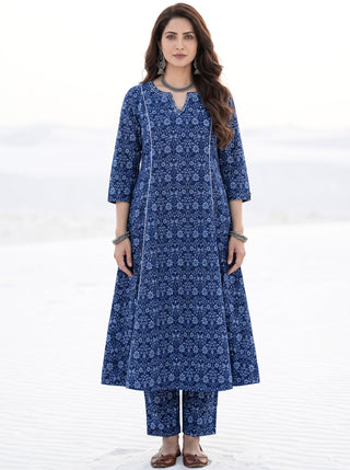 Aina Kajal Set Of Kali Kurta Pants & Dupatta