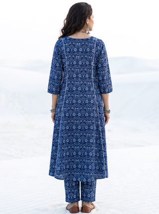 Aina Kajal Set Of Kali Kurta Pants & Dupatta