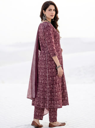 Ania Aishani Set Of Kali Kurta Pants & Dupatta