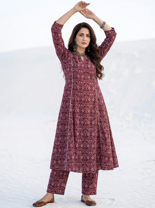 Aina Aishani Kali Kurta