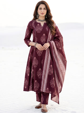 Aina Juhi Set Of Kali Kurta Pants & Dupatta