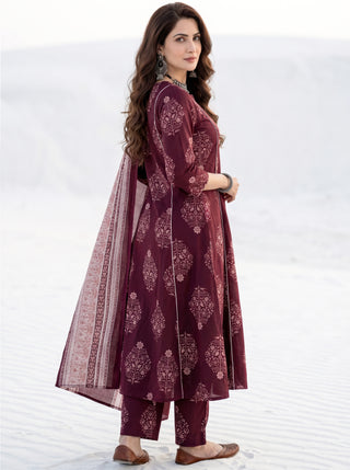 Aina Juhi Set Of Kali Kurta Pants & Dupatta