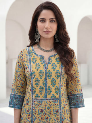 Jashn Adab Set Of Kurta Salwar Pants Dupatta