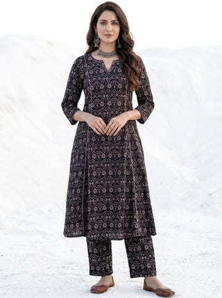 Aina Riza Set Of Kali Kurta Pants & Dupatta