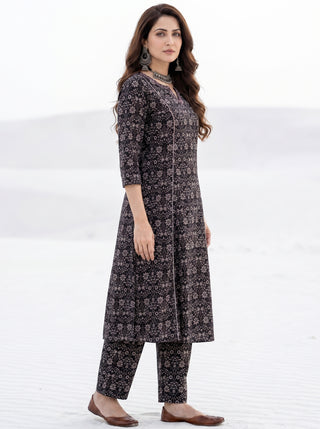 Aina Riza Set Of Kali Kurta Pants & Dupatta
