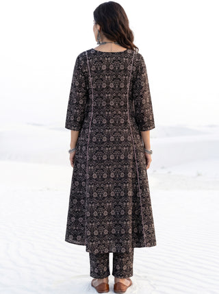 Aina Riza Kali Kurta