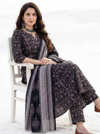 Aina Riza Set Of Kali Kurta Pants & Dupatta