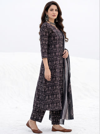Aina Riza Set Of Kali Kurta Pants & Dupatta