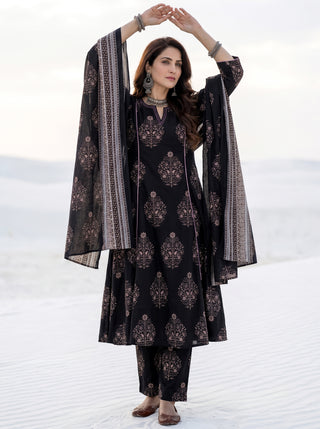 Aina Kavita Set Of Kali Kurta Pants & Dupatta