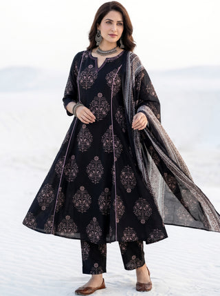 Aina Kavita Set Of Kali Kurta Pants & Dupatta