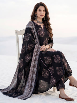 Aina Kavita Set Of Kali Kurta Pants & Dupatta