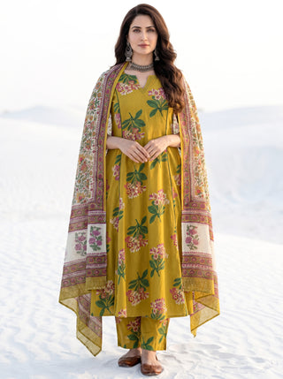 Aina Saumya Set Of Kali Kurta Pants & Dupatta