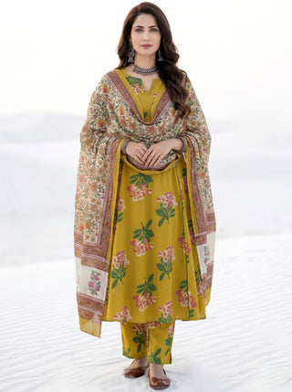 Aina Saumya Set Of Kali Kurta Pants & Dupatta