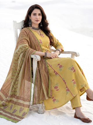 Aina Kiran Set Of Kali Kurta Pants & Dupatta