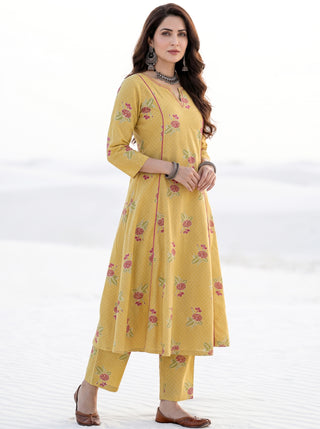 Aina Kiran Kali Kurta