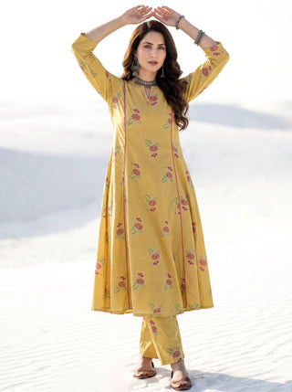 Aina Kiran Kali Kurta