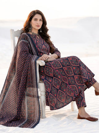 Aina Roshini Set Of Kali Kurta Pants & Dupatta