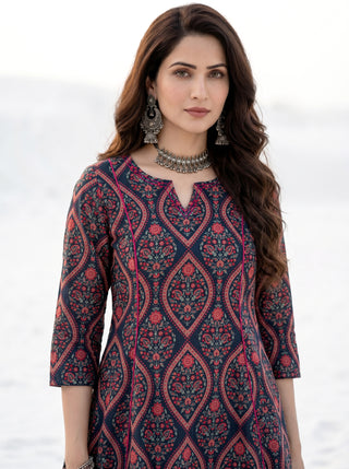 Aina Roshini Kali Kurta