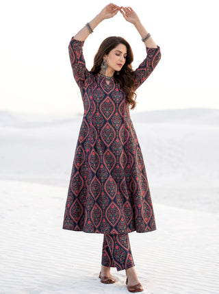Aina Roshini Kali Kurta