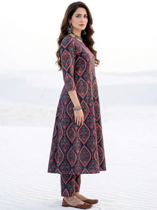Aina Roshini Kali Kurta
