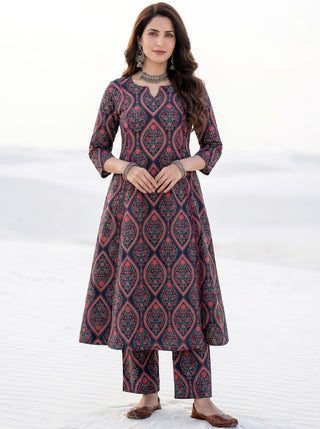 Aina Roshini Kali Kurta