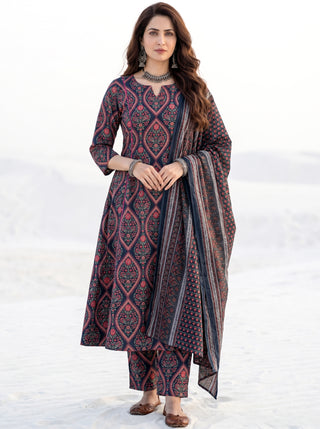 Aina Roshini Set Of Kali Kurta Pants & Dupatta