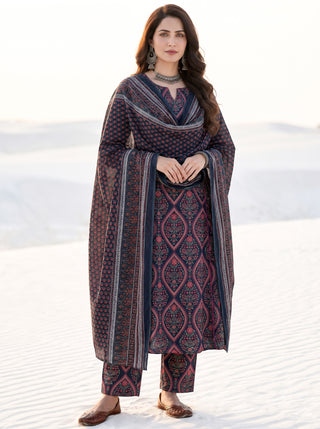 Aina Roshini Set Of Kali Kurta Pants & Dupatta