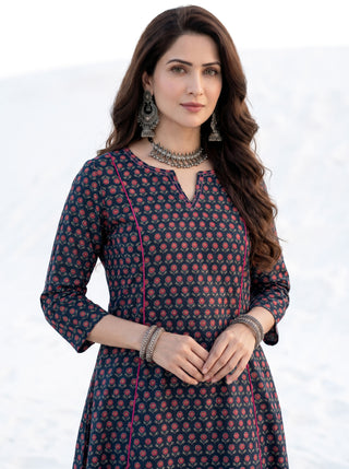 Aina Piya Kali Kurta