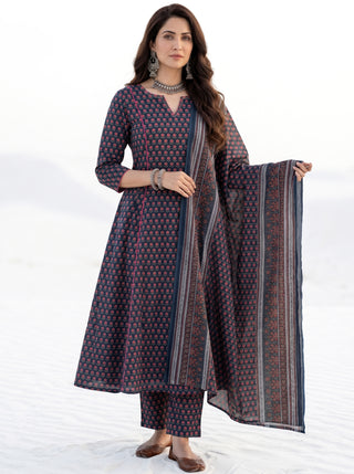 Aina Piya Set Of Kali Kurta Pants & Dupatta