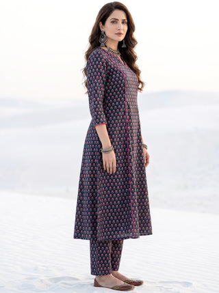 Aina Piya Kali Kurta